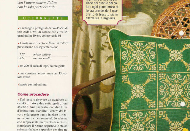 Cuscino motivi geometrici schema punto croce (1)