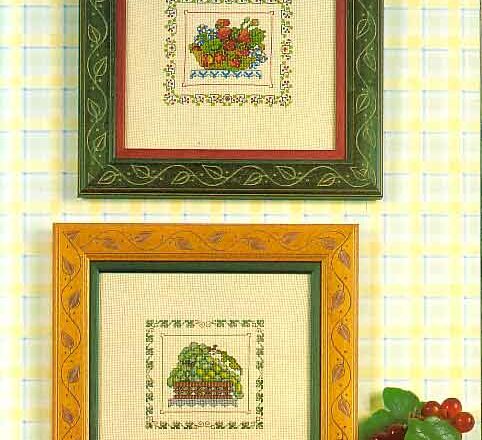 Quadretti punto croce cucina con fragole e uva bianca (1)