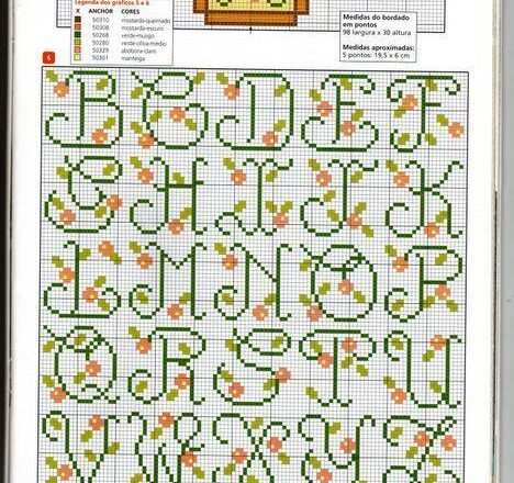 alfabeto punto croce floreale con boccioli
