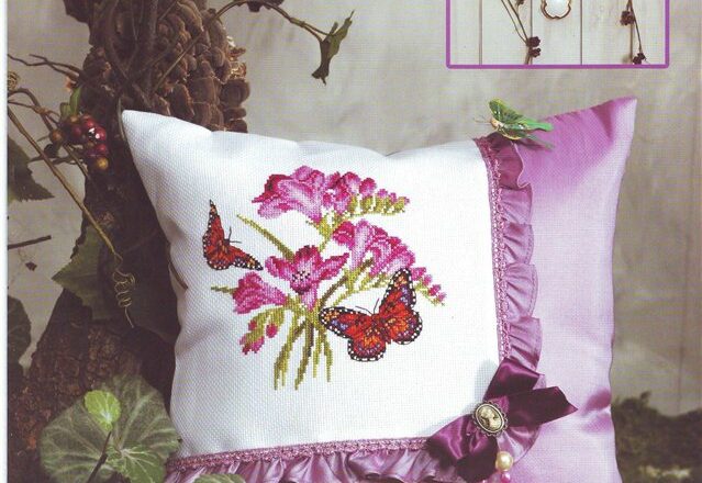 cuscino fresie e farfalle1 (1)