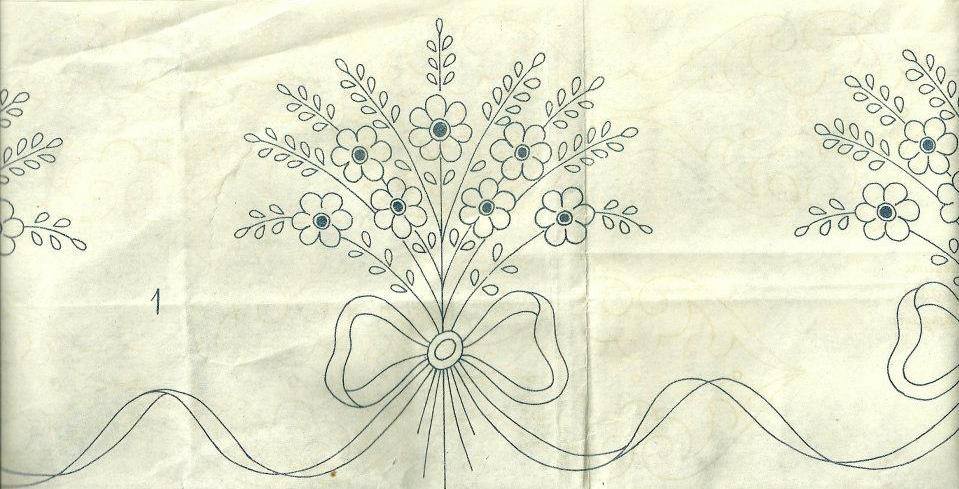 disegni da ricamare mazzolini fiori e fiocchi