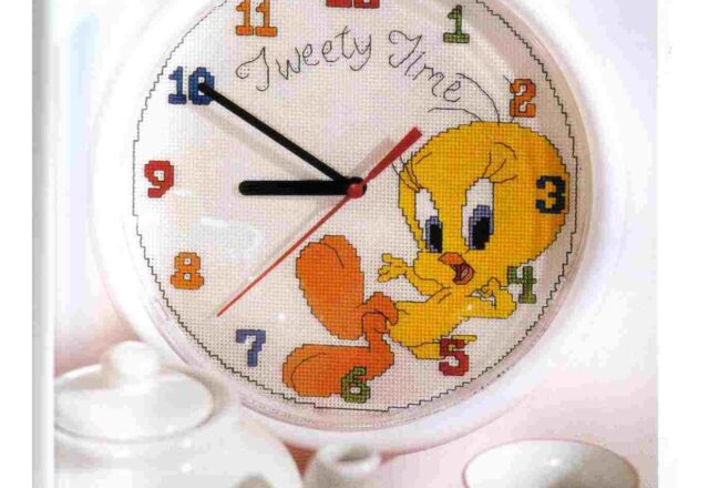 orologio punto croce con Titti della Looney Tunes (1)
