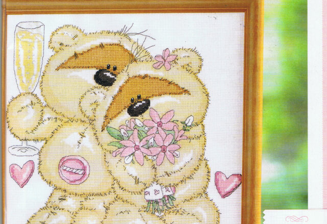 orsi innamorati con mazzo di fiori e cuoricino (1)