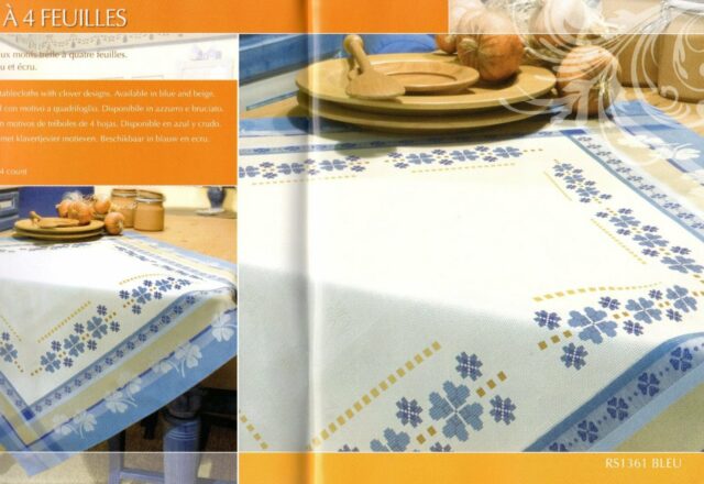 tovaglia punto croce quadrifogli blu (1)