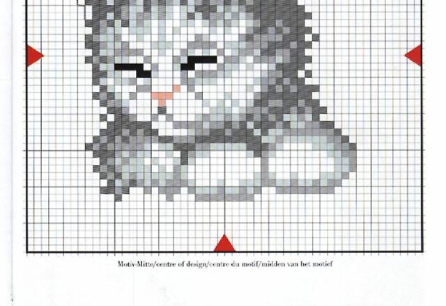 volto di gatto color grigio schema punto croce piccolo